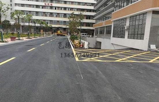 蘇州廣場道路交通設施標志和道路劃線多少錢?