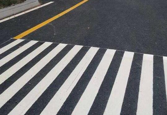 道路劃線，道路標(biāo)線是怎么畫(huà)出來(lái)的？