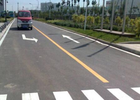 道路劃線的六大優勢是哪些，蘇州道路劃線廠商對劃線的施工要求？