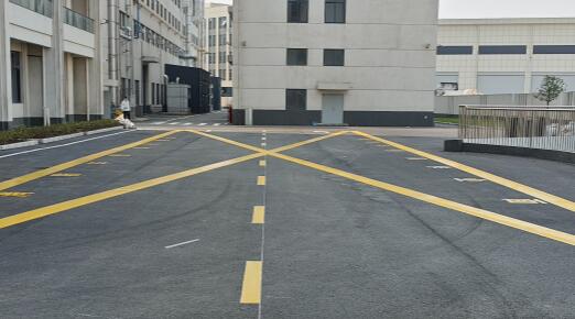 蘇州專業(yè)廠區(qū)劃線施工，筑牢安全根基，賦能企業(yè)騰飛